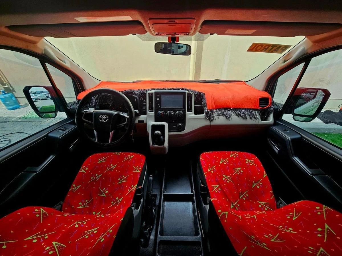 Toyota Hiace GL PASSENGER/ PATROL MANUAL/ 3.5 V6/ LOW MILEAGE-14-14