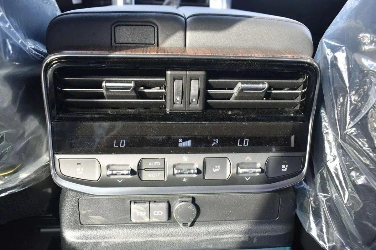 Toyota Land Cruiser land cruiser VX hybrid 2025 3.5L-18-18