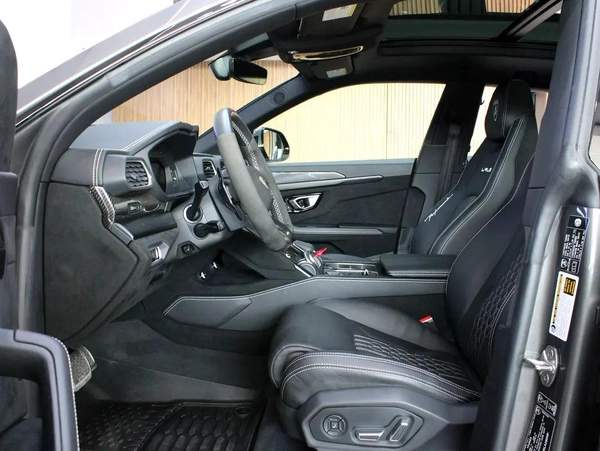 2024 - Lamborghini Urus Performante - V8