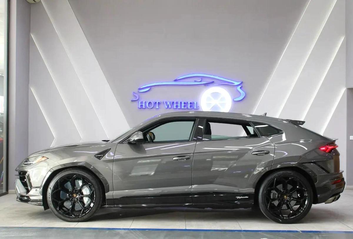 2024 - Lamborghini Urus Performante - V8-8-8
