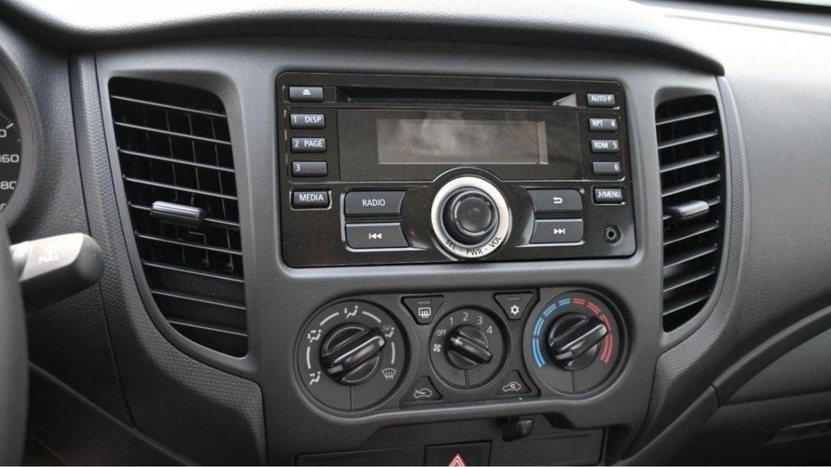 Mitsubishi L200 Mitsubishi L200 2.5L Turbo SC 4WD Manual ABS-5-5