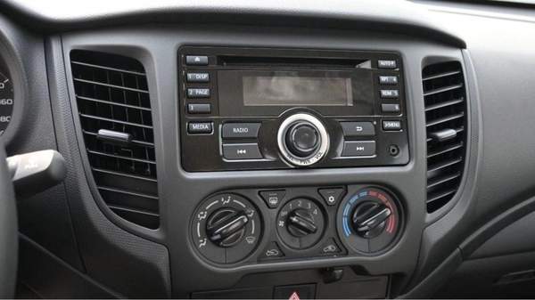 Mitsubishi L200 Mitsubishi L200 2.5L Turbo SC 4WD Manual ABS