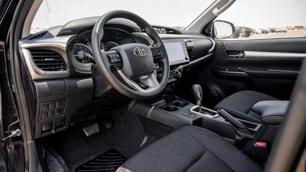 Toyota Hilux SR5 2.4L AT FULL OPTION DIESEL