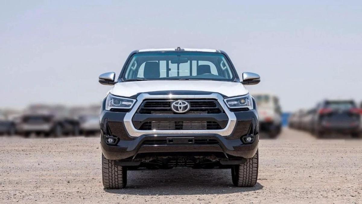 Toyota Hilux SR5 2.4L AT FULL OPTION DIESEL-2-2