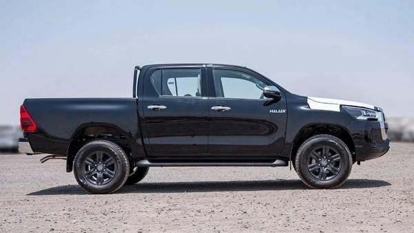 Toyota Hilux SR5 2.4L AT FULL OPTION DIESEL
