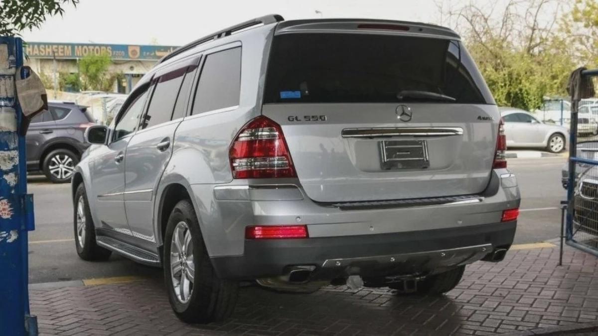 Mercedes Benz GL550-4-4