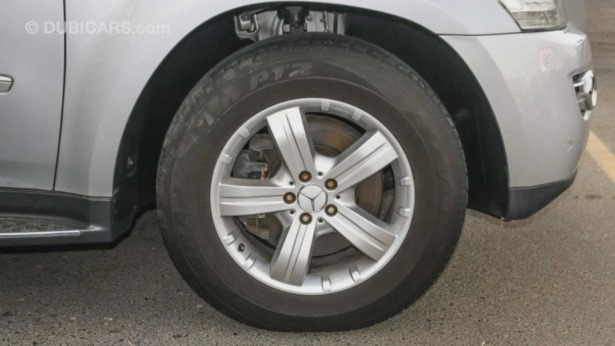 Mercedes Benz GL550-7-7