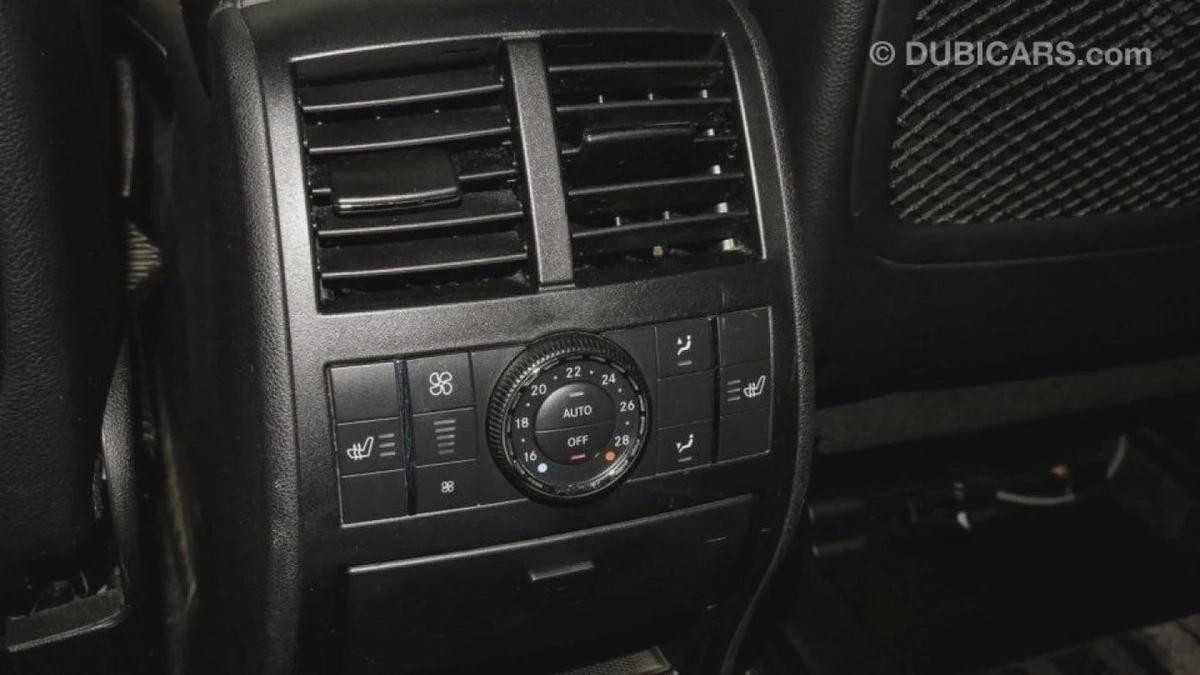 Mercedes Benz GL550-8-8
