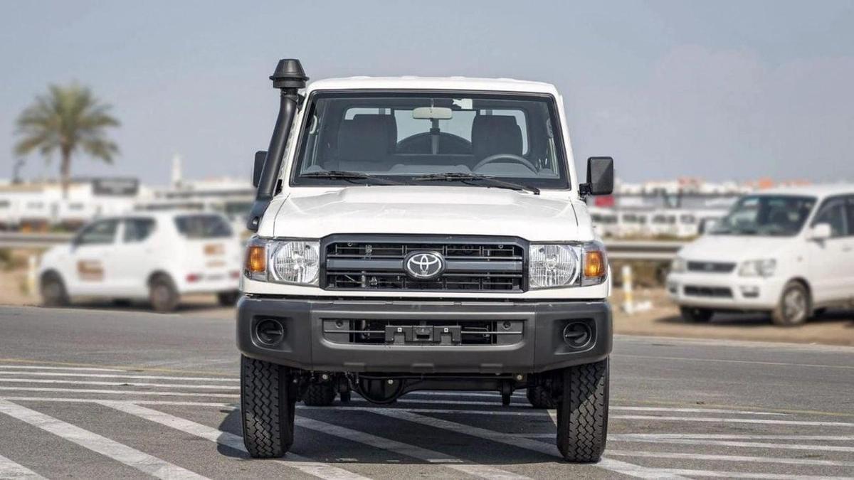 Toyota Land Cruiser Pick Up LAND CRUISER PICKUP 2CAPIN 4.2L V6 4DOOR-1-1