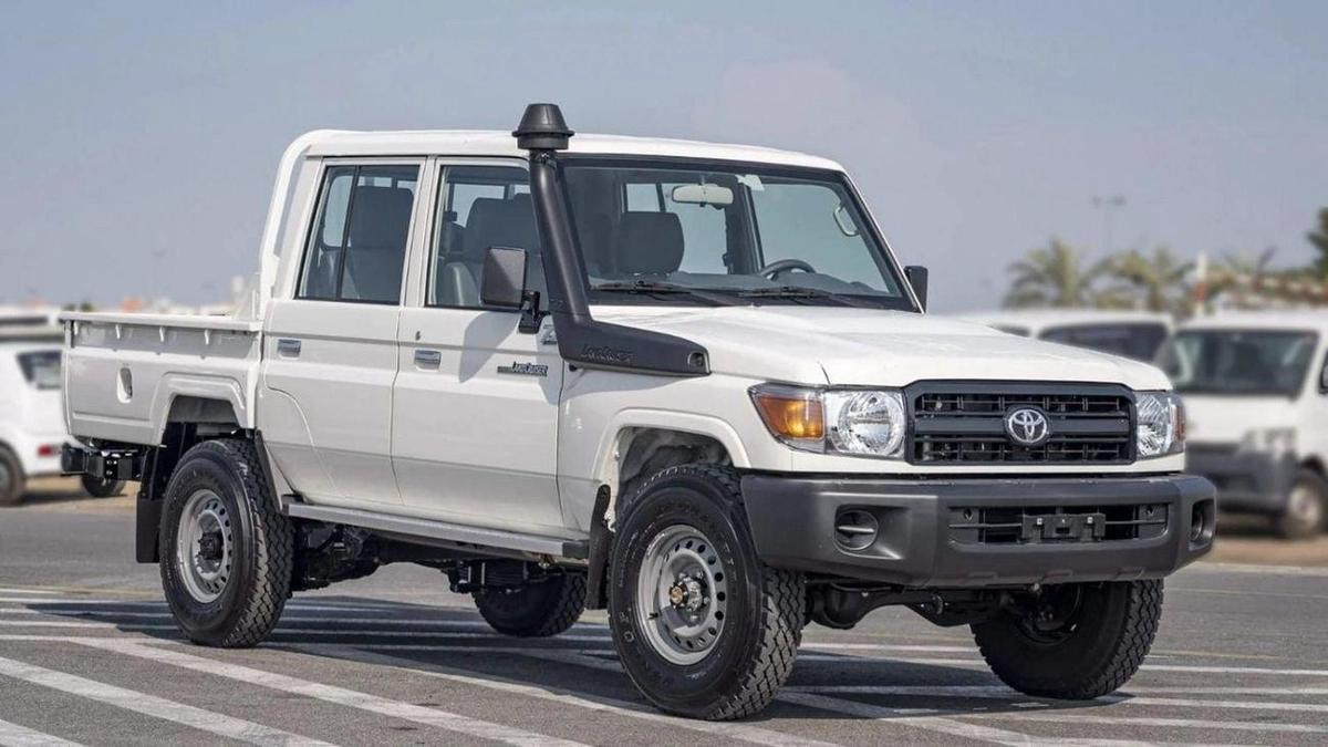 Toyota Land Cruiser Pick Up LAND CRUISER PICKUP 2CAPIN 4.2L V6 4DOOR-2-2