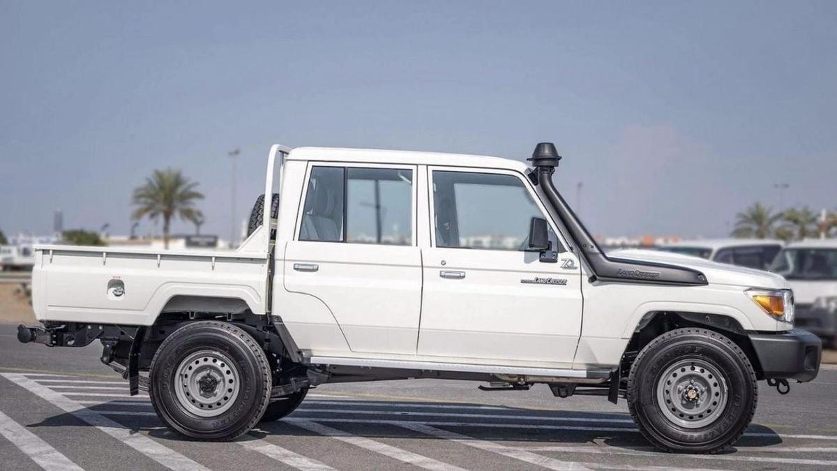 Toyota Land Cruiser Pick Up LAND CRUISER PICKUP 2CAPIN 4.2L V6 4DOOR-7-7