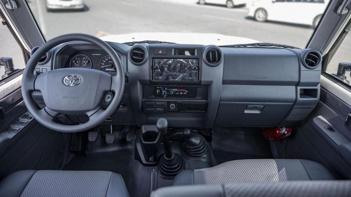 Toyota Land Cruiser Pick Up LAND CRUISER PICKUP 2CAPIN 4.2L V6 4DOOR-9-9