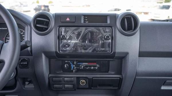 Toyota Land Cruiser Pick Up LAND CRUISER PICKUP 2CAPIN 4.2L V6 4DOOR