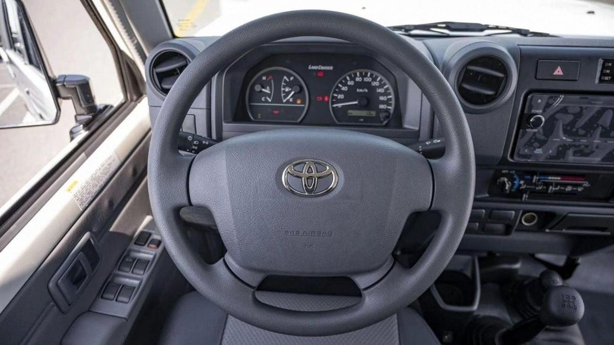 Toyota Land Cruiser Pick Up LAND CRUISER PICKUP 2CAPIN 4.2L V6 4DOOR-13-13