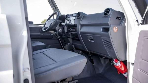 Toyota Land Cruiser Pick Up LAND CRUISER PICKUP 2CAPIN 4.2L V6 4DOOR