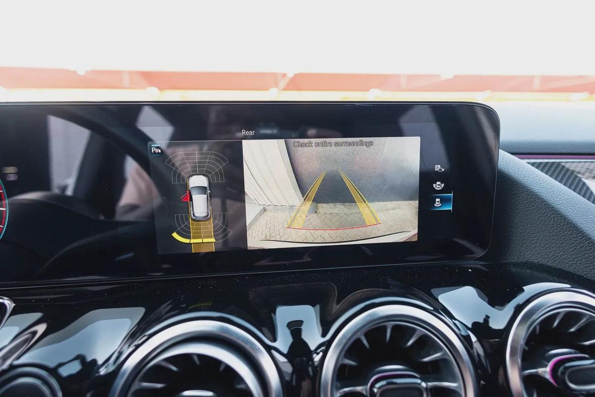 Mercedes-Benz GLA 200 2021-2-2