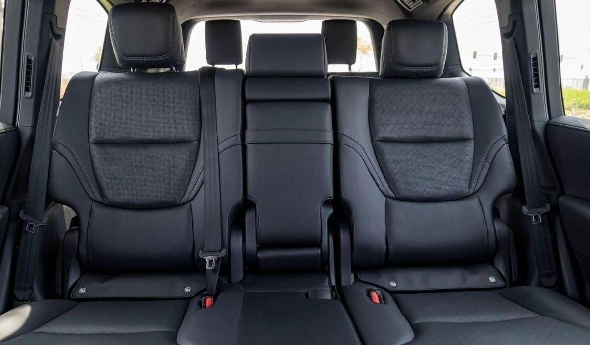 Toyota Land Cruiser LC300 VXR 3.3D AT MY2024 – GREY-17-17