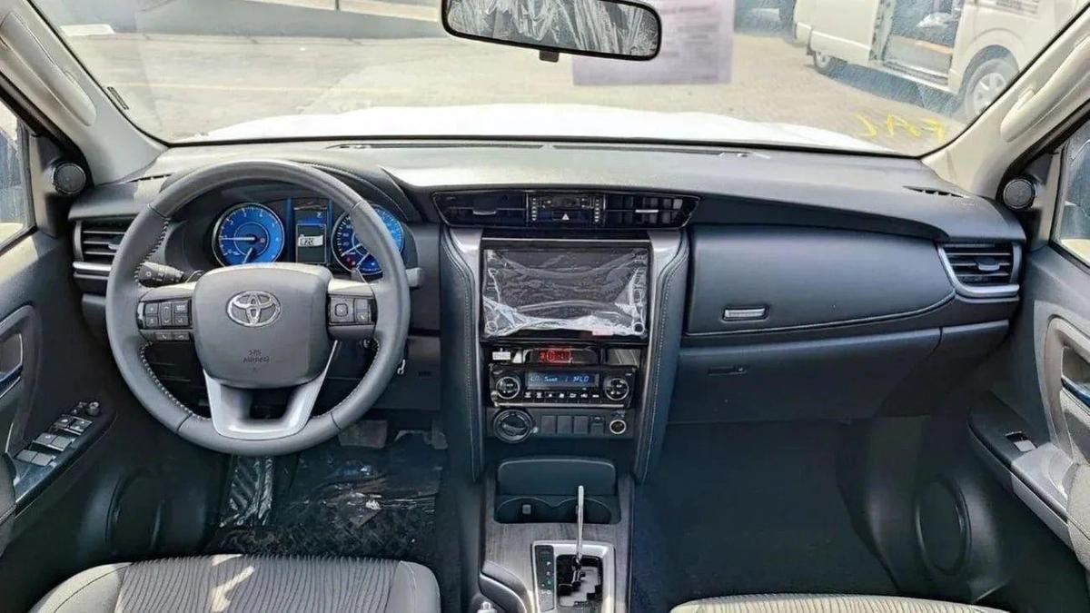 Toyota Fortuner GXR 2.4L DLESEL-7-7