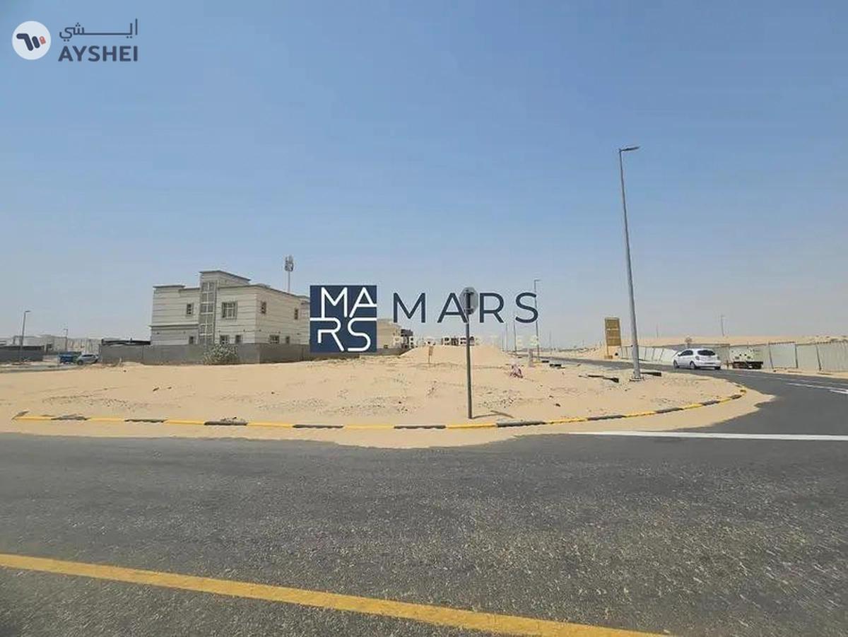 Residential corner plot in Al Hoshi-0-0