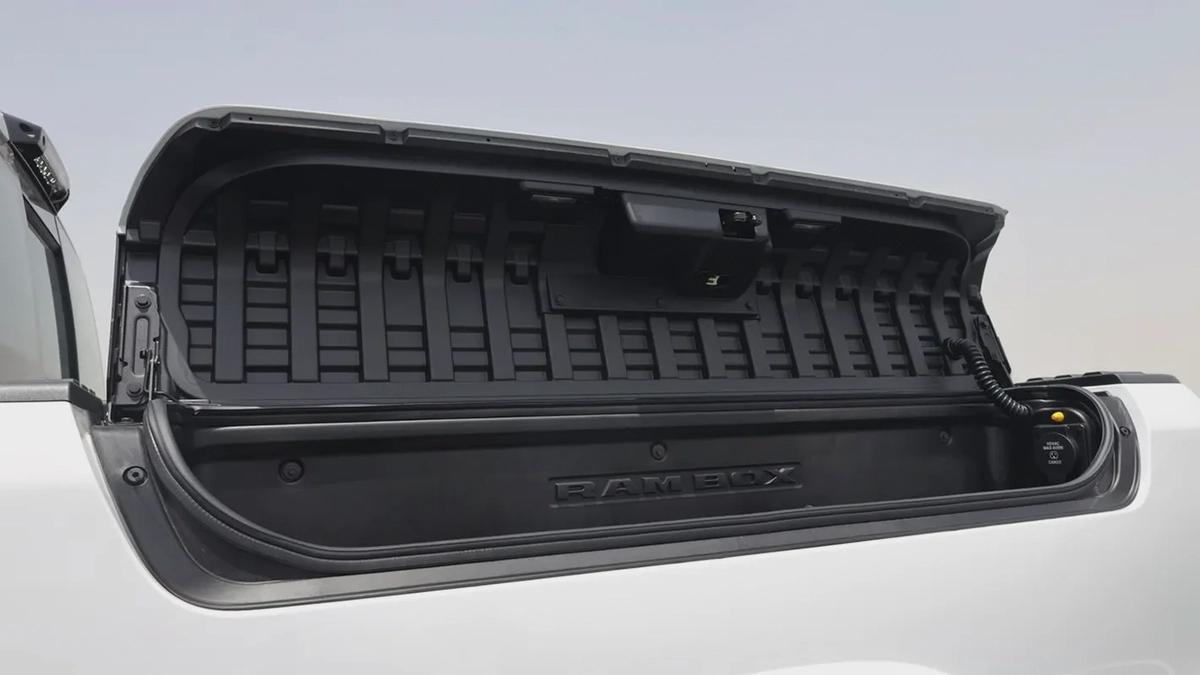 ( Only For Export ) 2026/2026 RAM 1500 LIMITED CREW CAB SST H.O 3.0TT GCC BRAND NEW-16-16