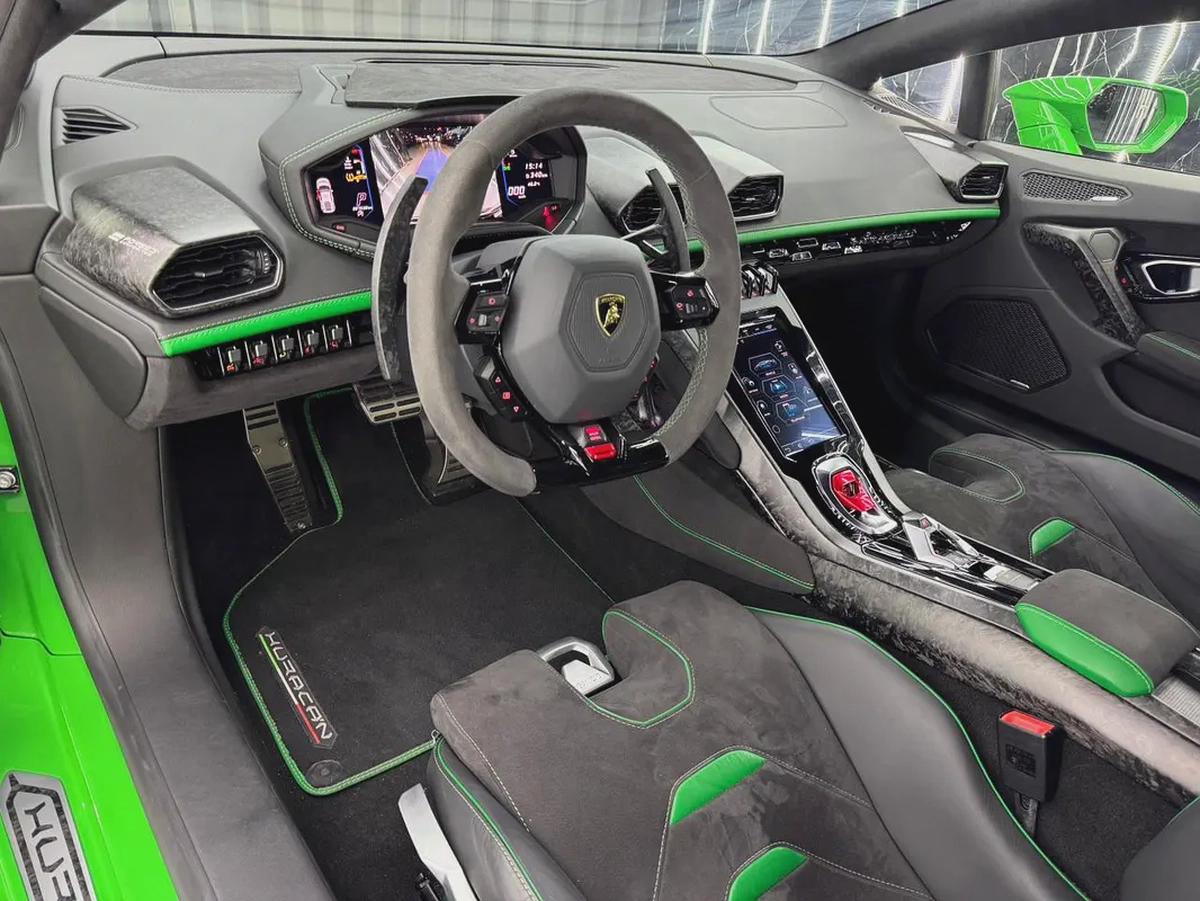 Lamborghini Huracán Evo 2021 European specs for 850,000.00 AED-12-12