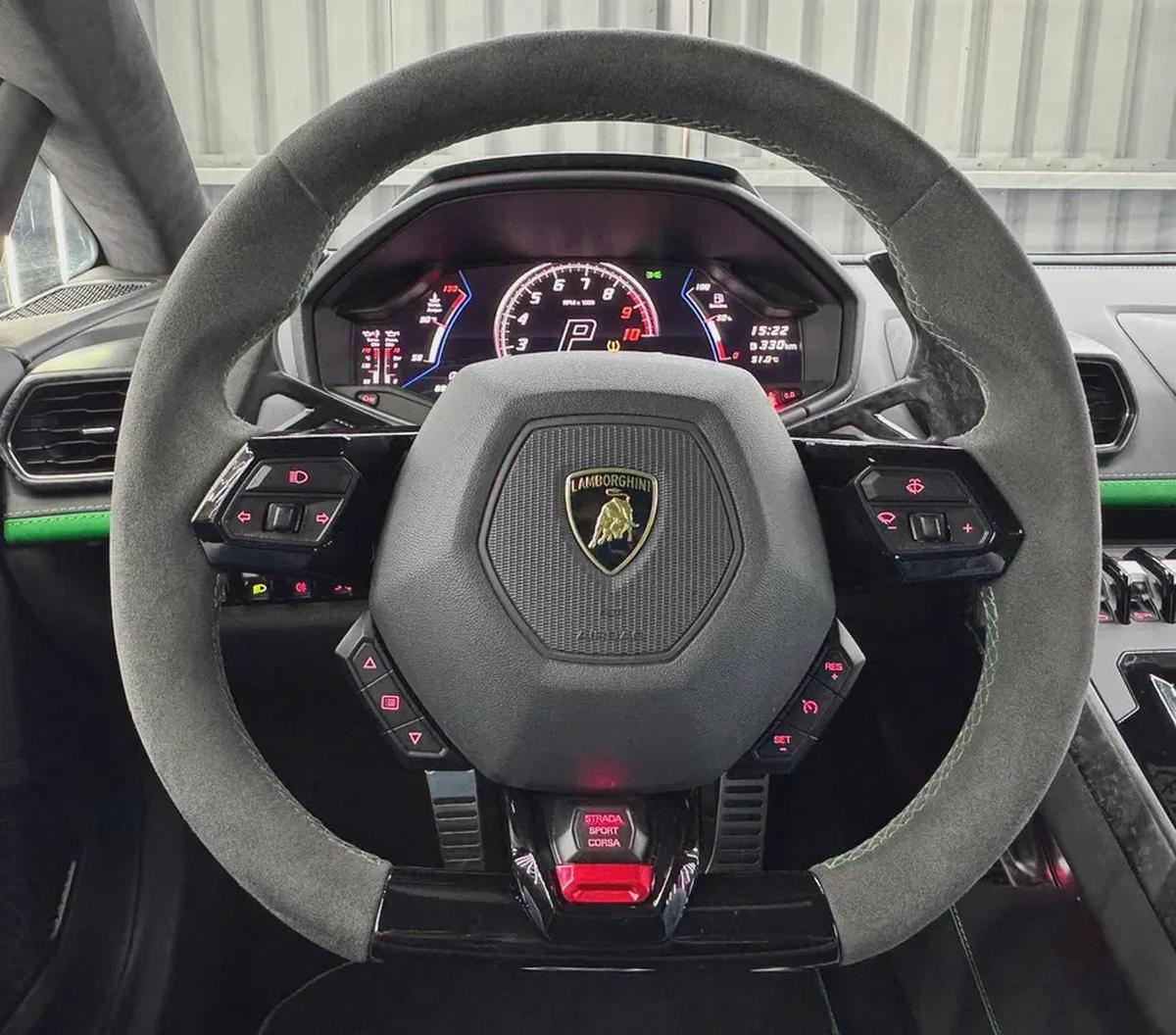 Lamborghini Huracán Evo 2021 European specs for 850,000.00 AED-18-18