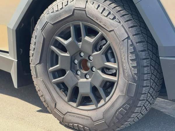 **2024**AMERICAN SPEC LESS KM ONLY 400KM