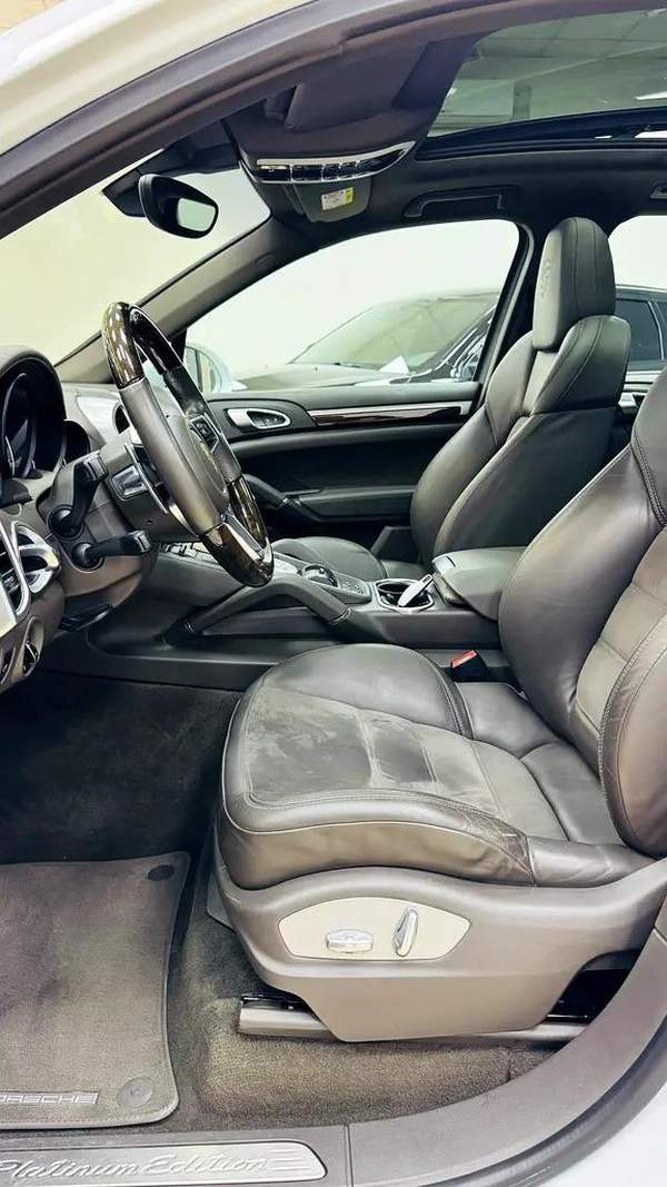 2017 Porsche Cayenne Platinum Edition V6 Gcc 1st Owner Full Service History