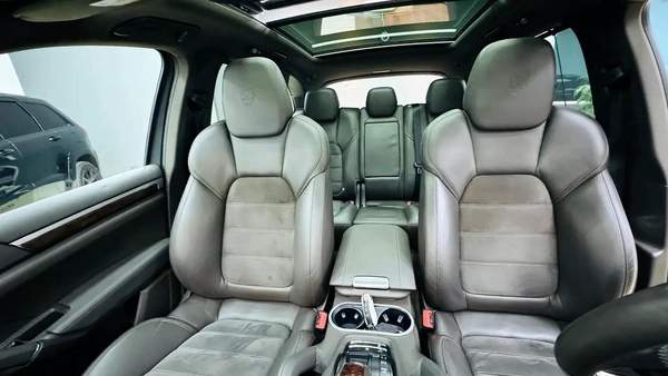 2017 Porsche Cayenne Platinum Edition V6 Gcc 1st Owner Full Service History