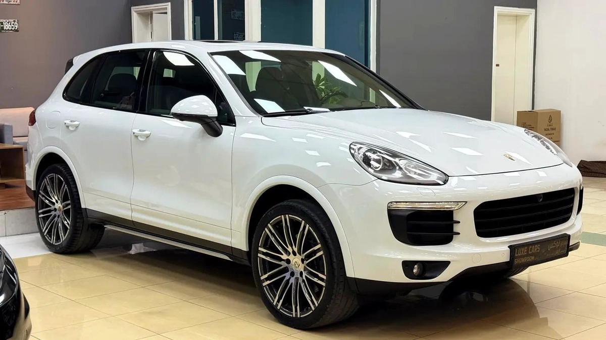 2017 Porsche Cayenne Platinum Edition V6 Gcc 1st Owner Full Service History-11-11