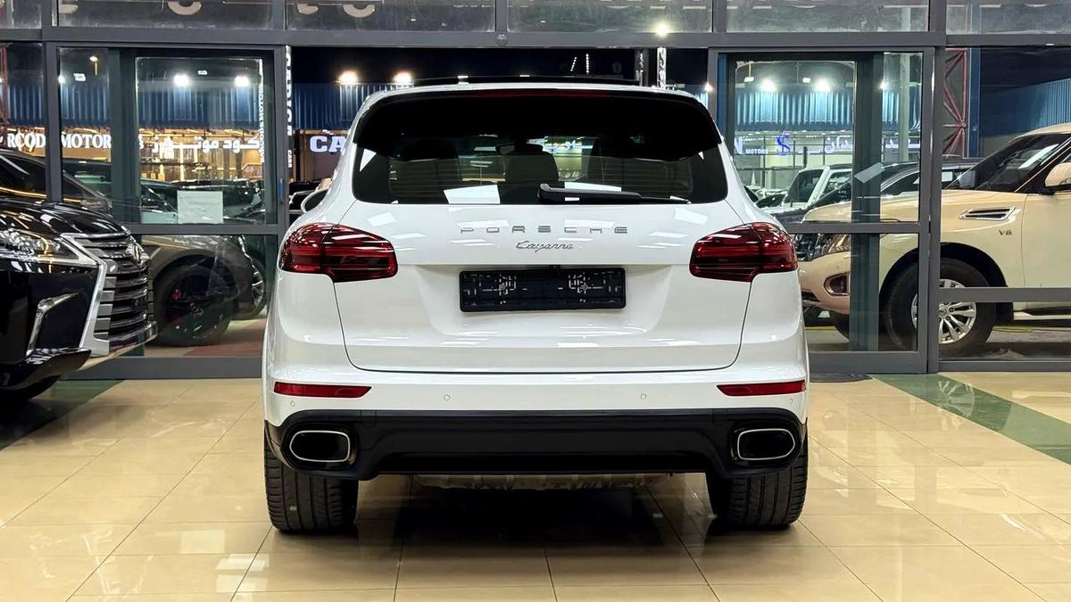 2017 Porsche Cayenne Platinum Edition V6 Gcc 1st Owner Full Service History-10-10