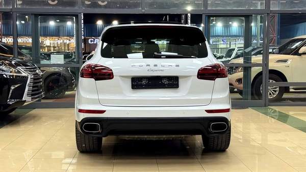 2017 Porsche Cayenne Platinum Edition V6 Gcc 1st Owner Full Service History