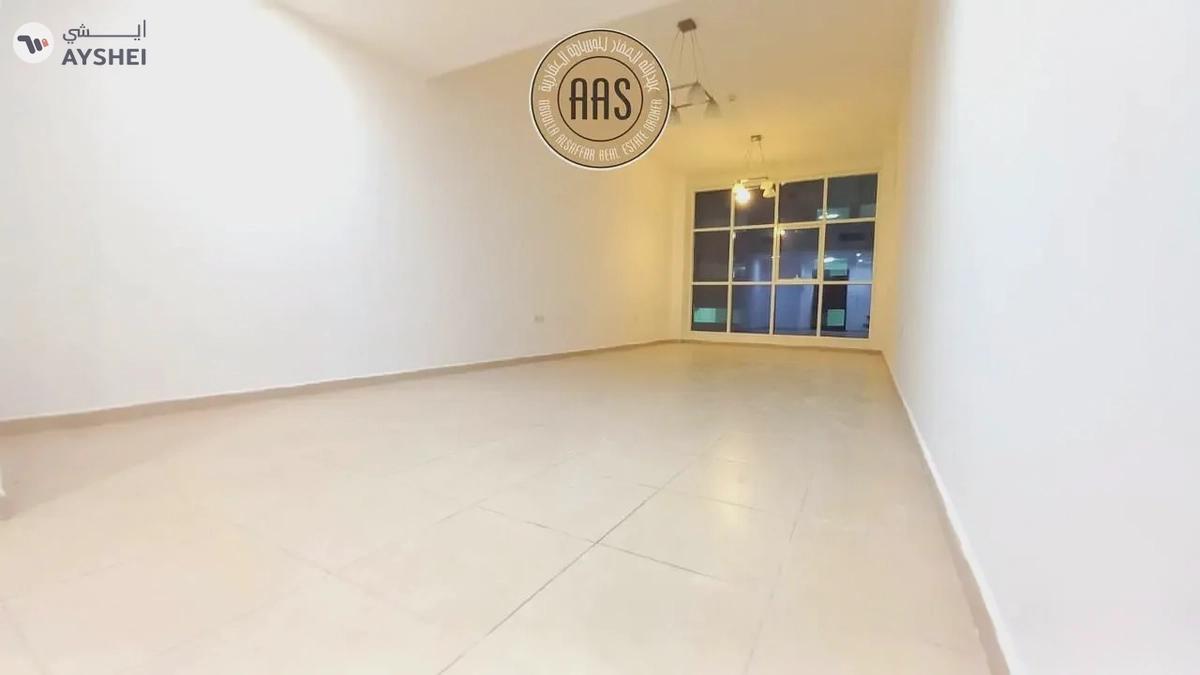 In prime location huge 1bhk with all amenities-12-12