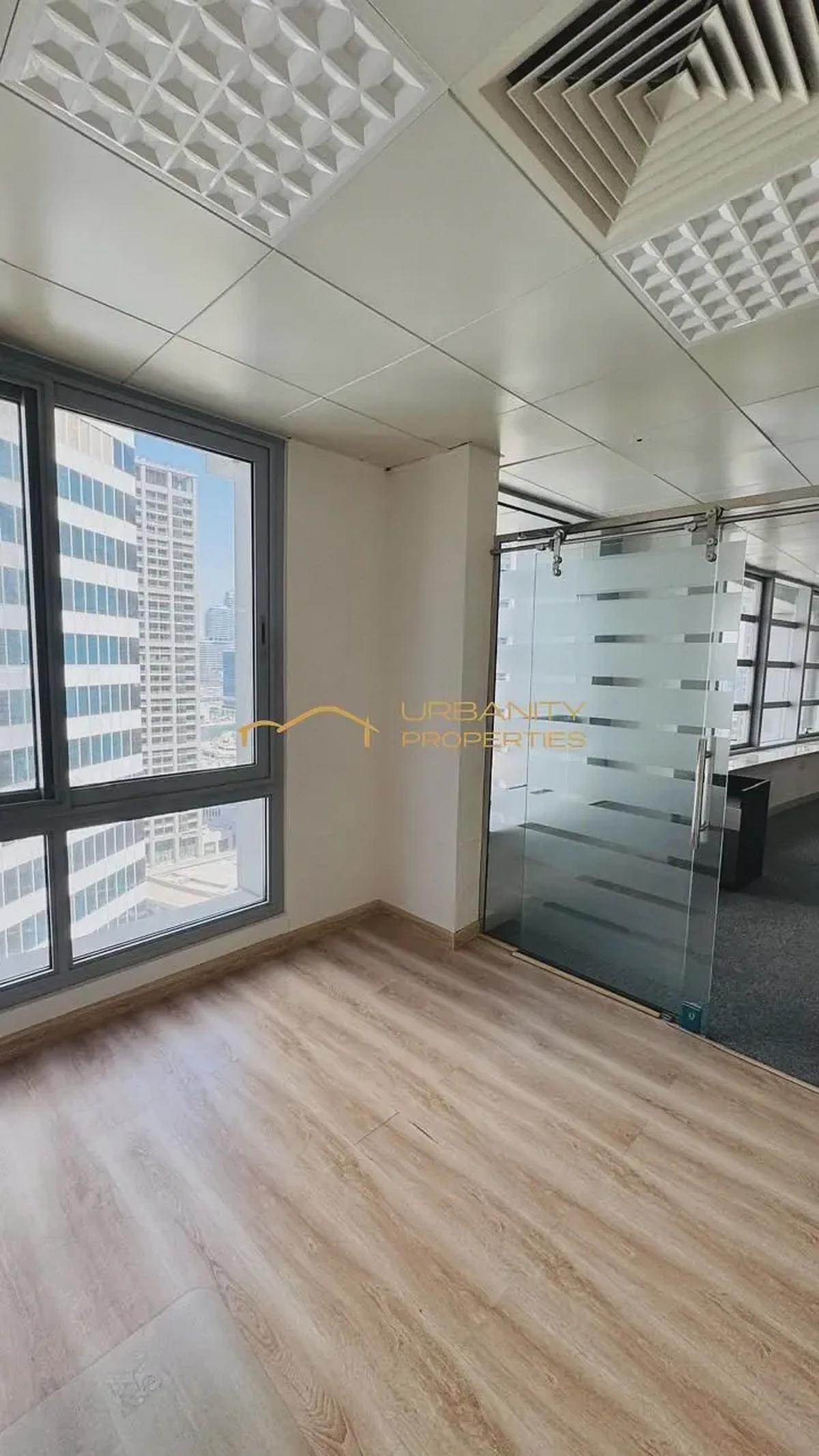 Exclusive Office in Silver Tower | Panoramic Canal & City Views-2-2