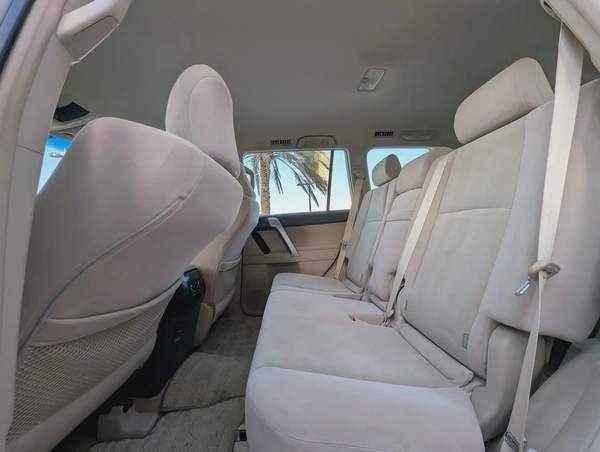 TOYOTA PRADO 2023 GCC V4 2.7L LOW MILEAGE ORIGINAL PAINT IN EXCELLENT CONDITION