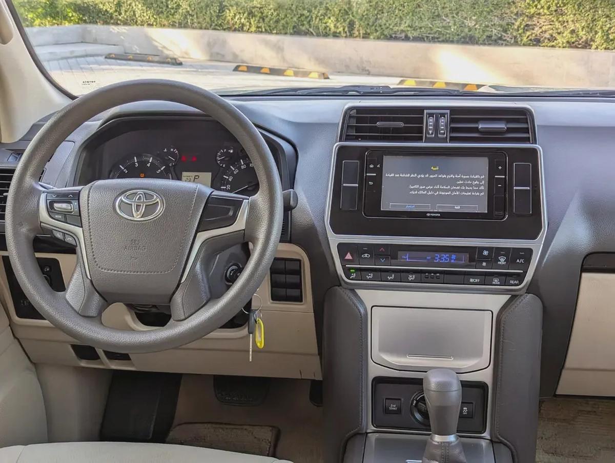 TOYOTA PRADO 2023 GCC V4 2.7L LOW MILEAGE ORIGINAL PAINT IN EXCELLENT CONDITION-8-8