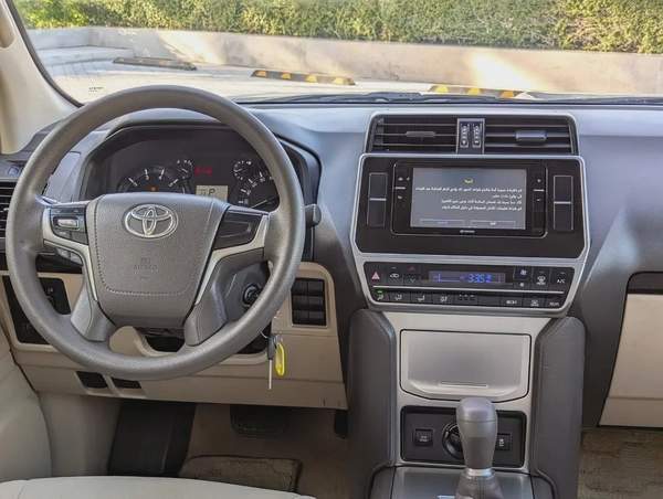 TOYOTA PRADO 2023 GCC V4 2.7L LOW MILEAGE ORIGINAL PAINT IN EXCELLENT CONDITION