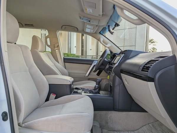 TOYOTA PRADO 2023 GCC V4 2.7L LOW MILEAGE ORIGINAL PAINT IN EXCELLENT CONDITION