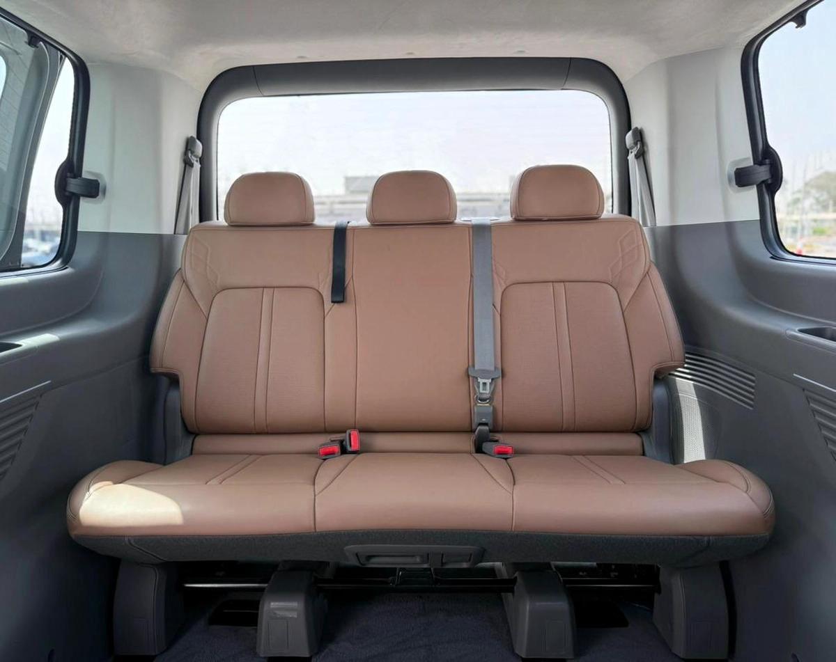 HYUNDAI STARIA LUXURY | GCC SPECS | YEAR: 2024 | KMS: 35,800 | 5-YEARS WARRANTY | 5-YEARS SERVICE CONTRACT-1-1