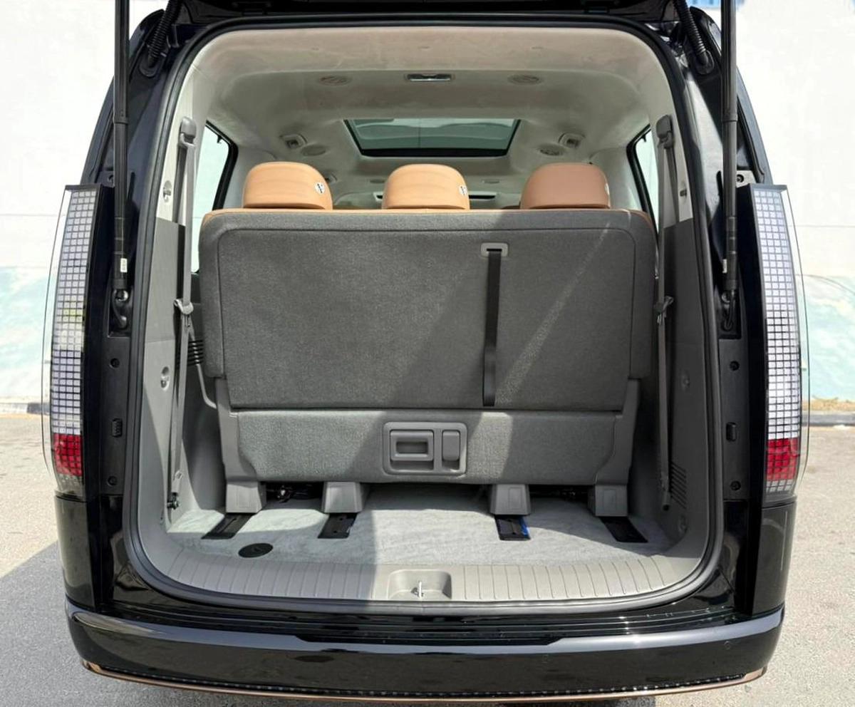 HYUNDAI STARIA LUXURY | GCC SPECS | YEAR: 2024 | KMS: 35,800 | 5-YEARS WARRANTY | 5-YEARS SERVICE CONTRACT-8-8
