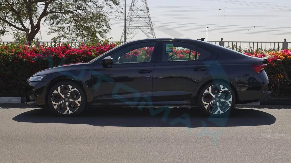 ( 5 Years Warranty + 5 Years Service ) 2025 Škoda Octavia VRS 2.0T FWD GCC 0Km-18-18