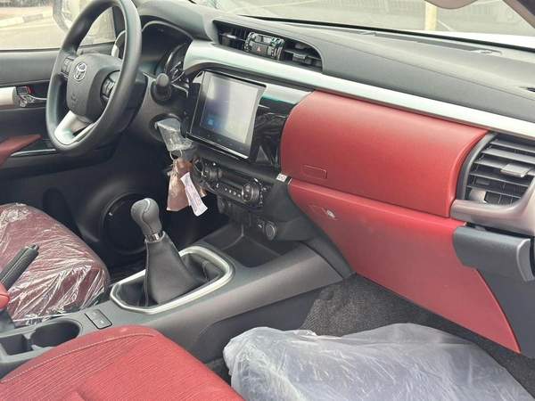 Toyota Hilux SR 2.7L