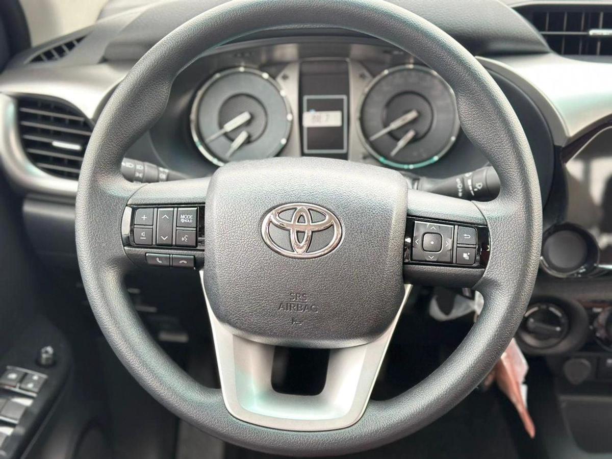 Toyota Hilux SR 2.7L-6-6