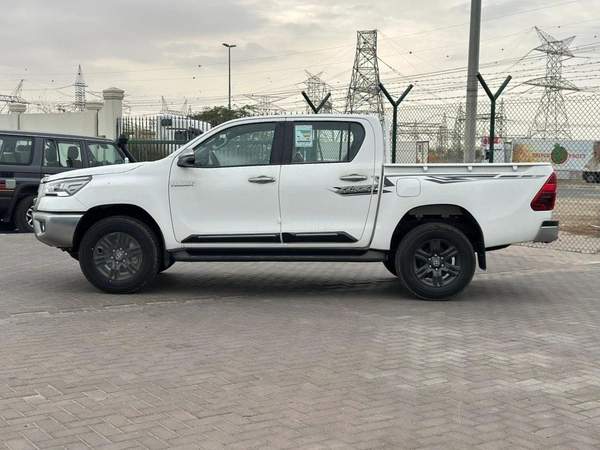 Toyota Hilux SR 2.7L