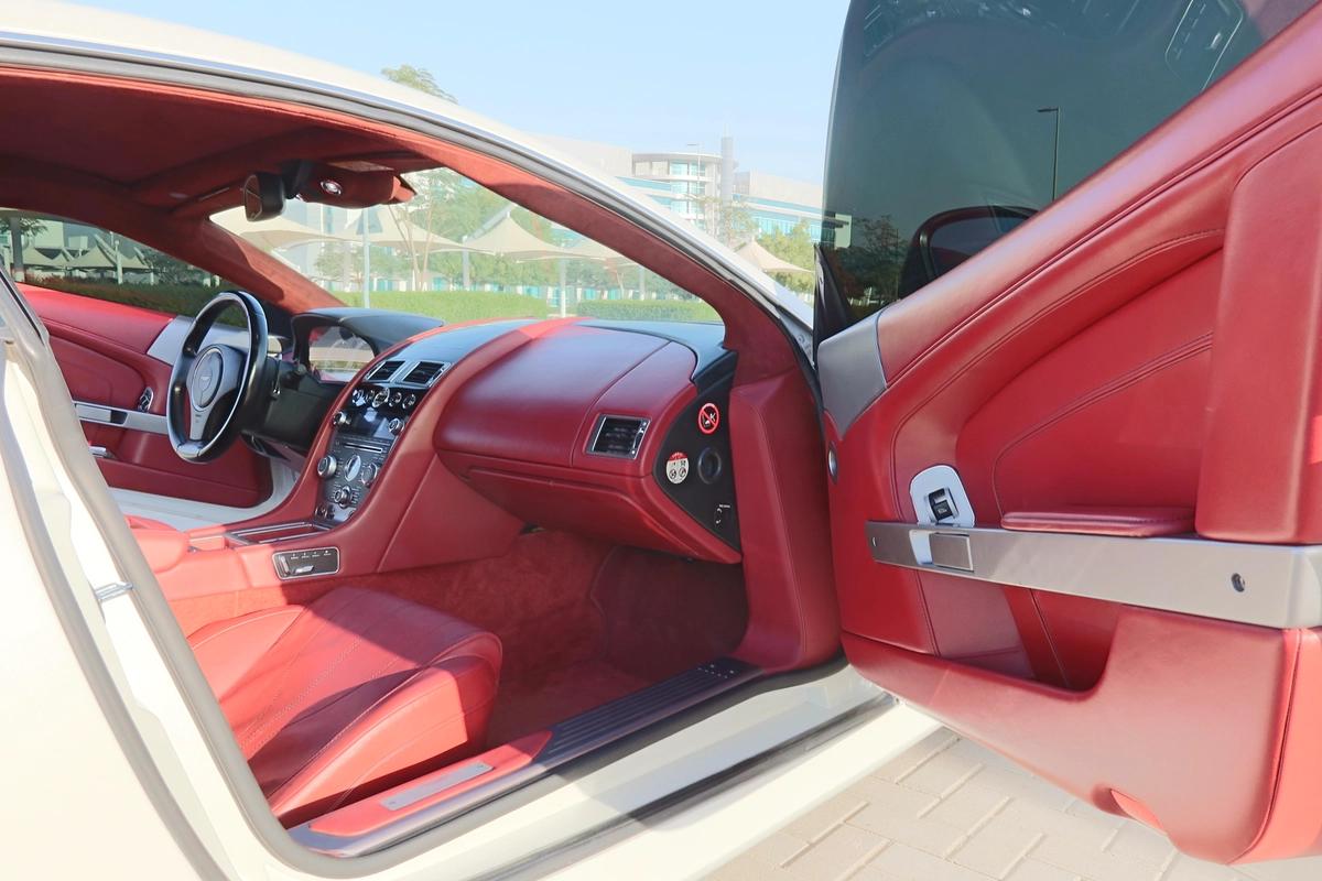 Aston Martin DB9 -10-10