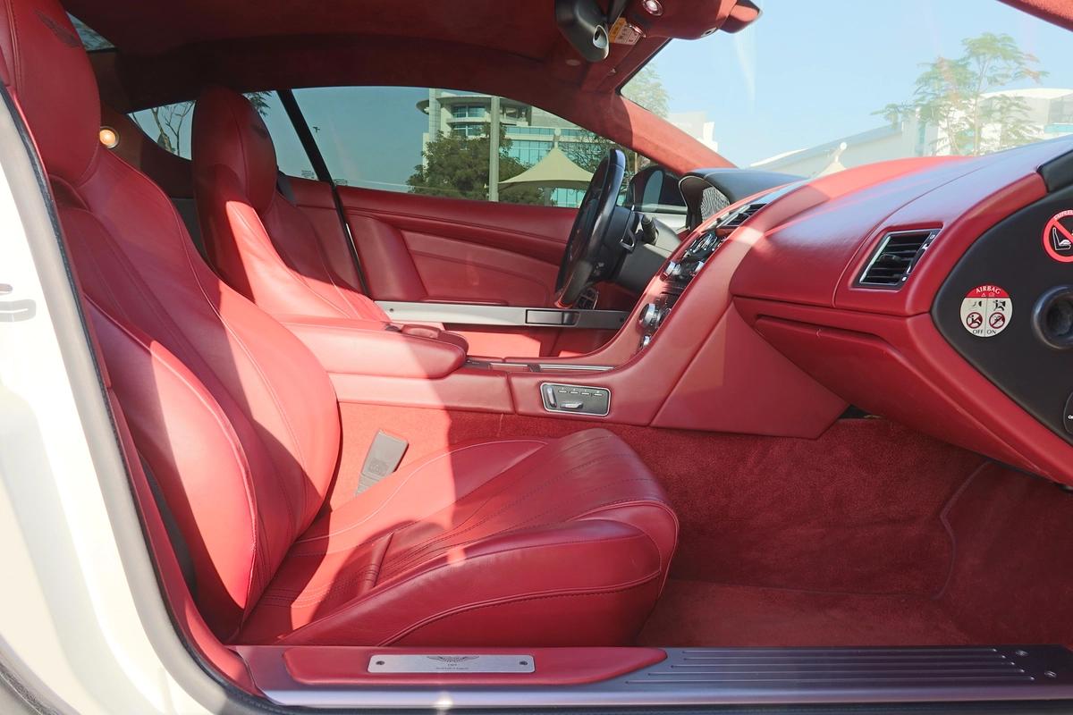 Aston Martin DB9 -11-11