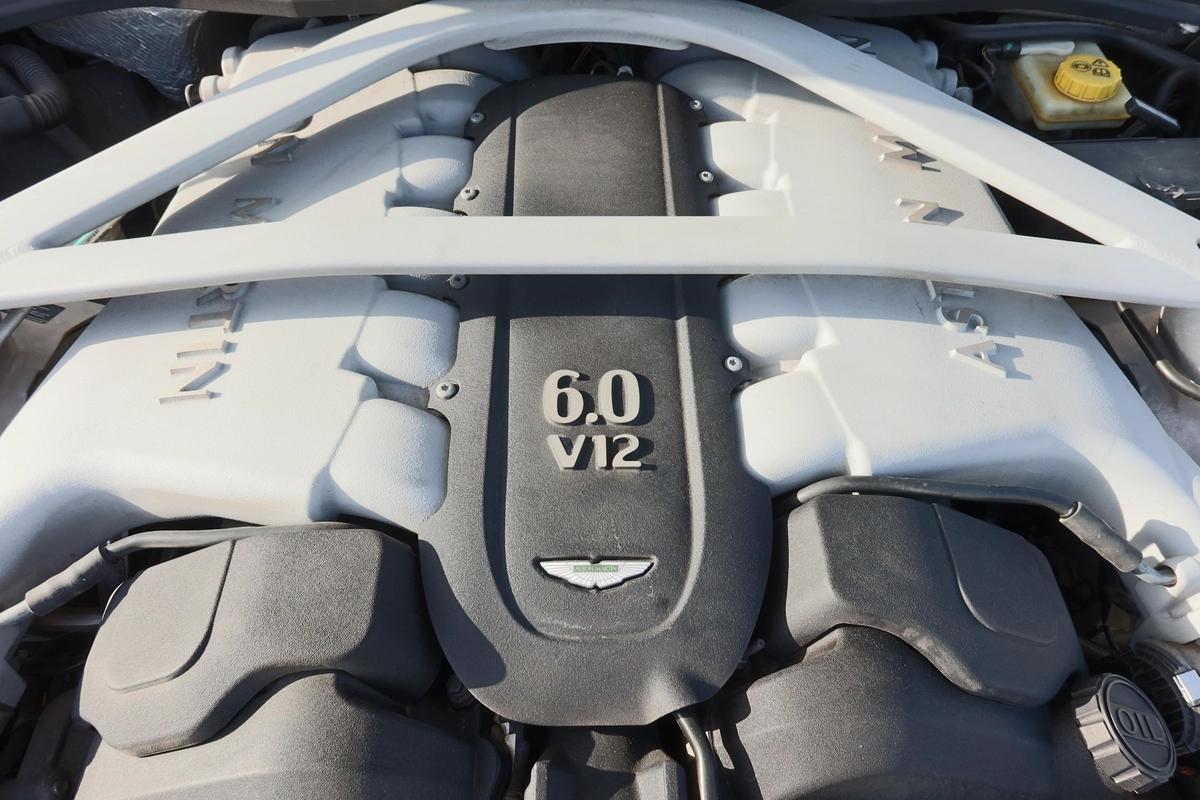 Aston Martin DB9 -16-16