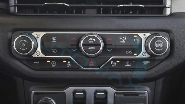 ( 5 Years Warranty + 3 Years Service ) 2026 Jeep Wrangler Sport S 2.0T 4x4 GCC 0Km