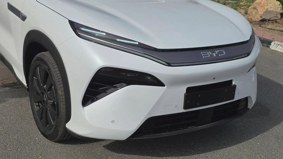 BYD ATTO 8 Premium (White)-1-1