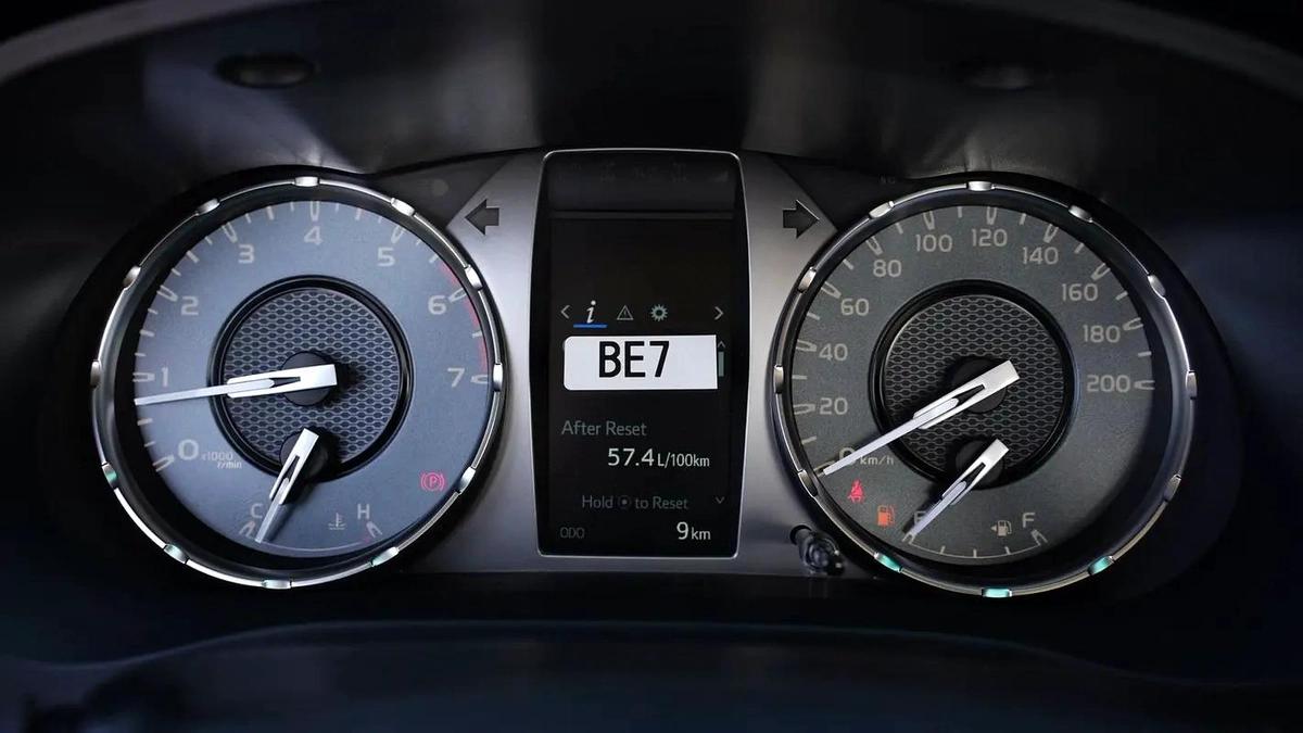 2025 - TOYOTA HILUX GLS 2.7L PETROL S/C-3-3